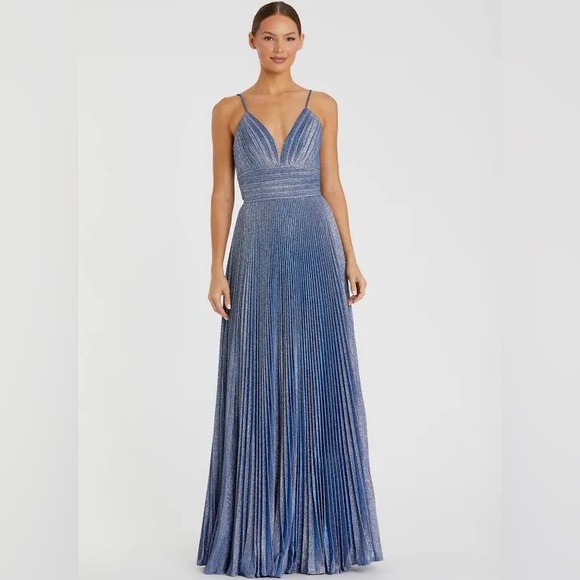 Mac Duggal #30725 size 10 metallic jersey gown blue shimmer pleated‎